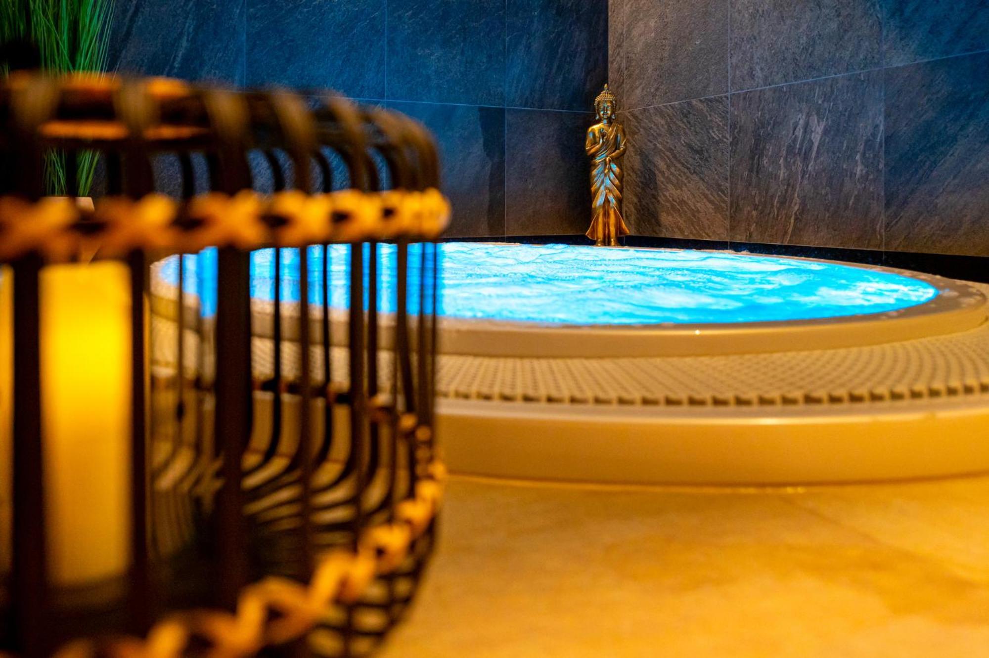 Hotel Nobilis - Mlada Boleslav Bradlec  ภายนอก รูปภาพ